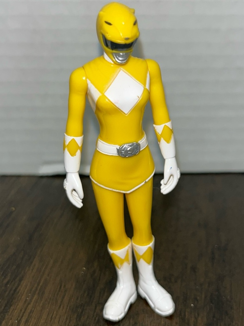 Power Rangers Mighty Morphin Yellow Ranger 4" Figure Skirt Classic Bandai 2009